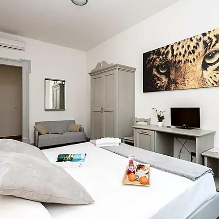 The Leoncino Hotel