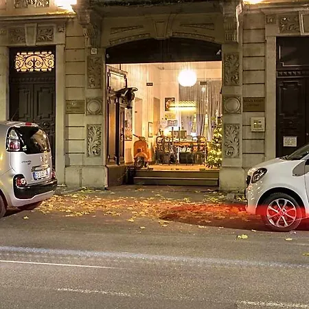 The Leoncino Hotel